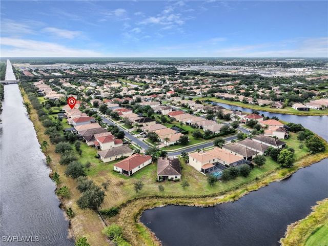 2374 Heydon CIR E, Naples, FL 34120