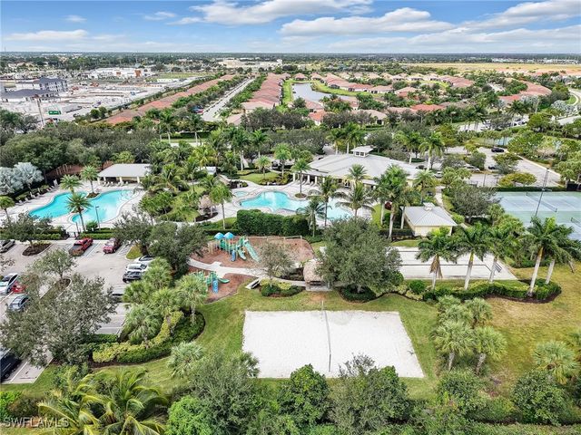 2374 Heydon CIR E, Naples, FL 34120