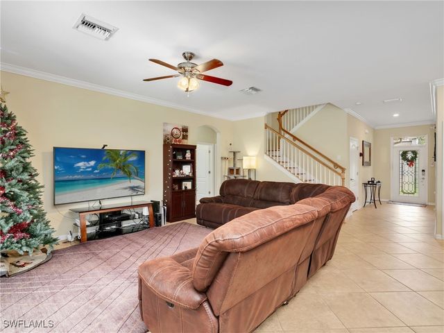 2374 Heydon CIR E, Naples, FL 34120