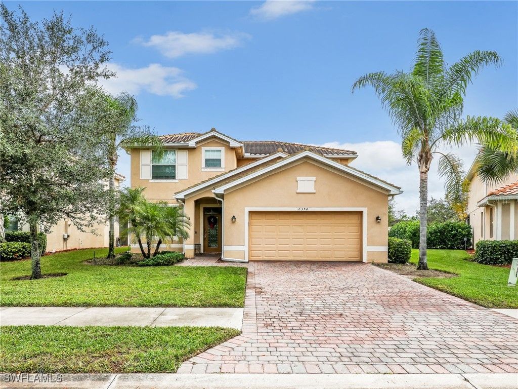 2374 Heydon CIR E, Naples, FL 34120