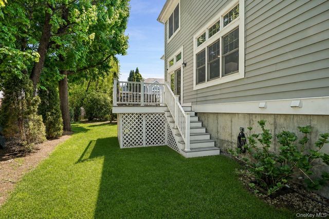 23 Brookridge Court, Rye Brook, NY 10573