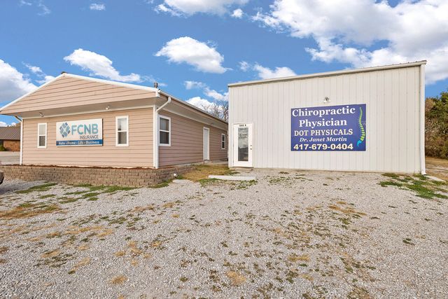 1302 Shull Street, Ava, MO 65608