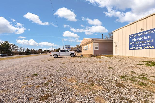 1302 Shull Street, Ava, MO 65608