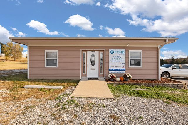 1302 Shull Street, Ava, MO 65608