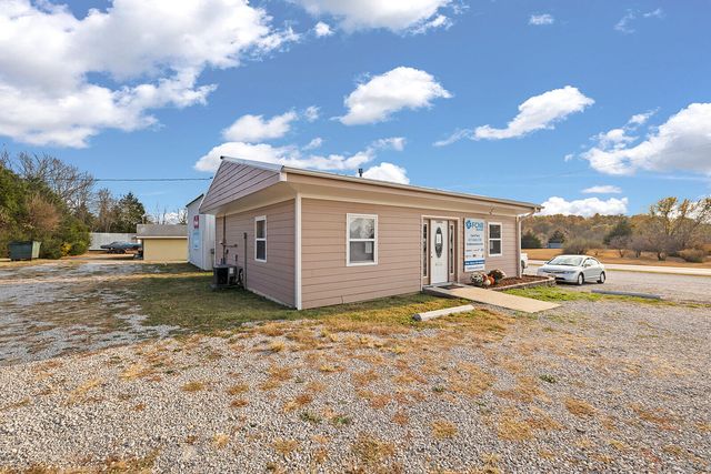 1302 Shull Street, Ava, MO 65608