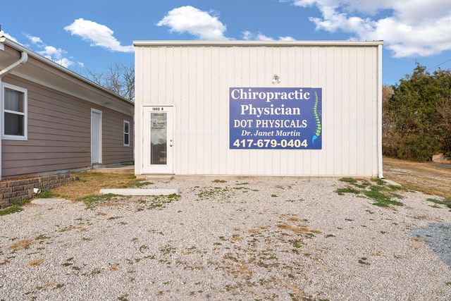 1302 Shull Street, Ava, MO 65608