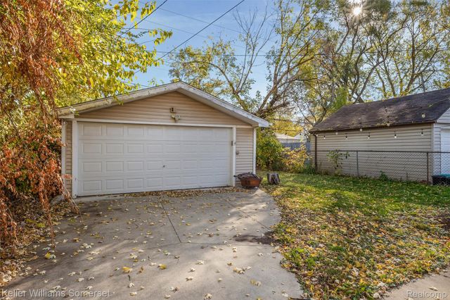 1964 Almont Street, Ferndale, MI 48220