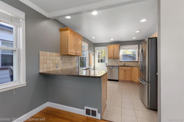 1964 Almont Street, Ferndale, MI 48220