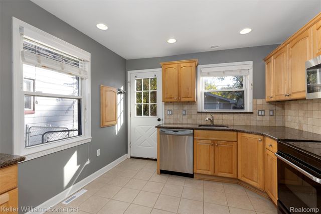 1964 Almont Street, Ferndale, MI 48220