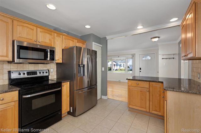 1964 Almont Street, Ferndale, MI 48220