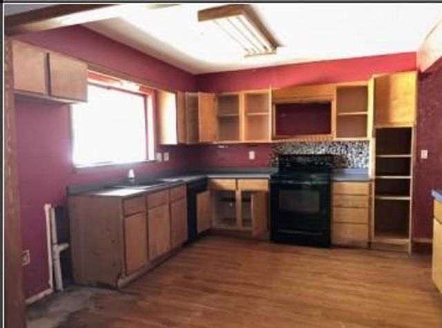 102 NE 5th Street, Moore, OK 73160