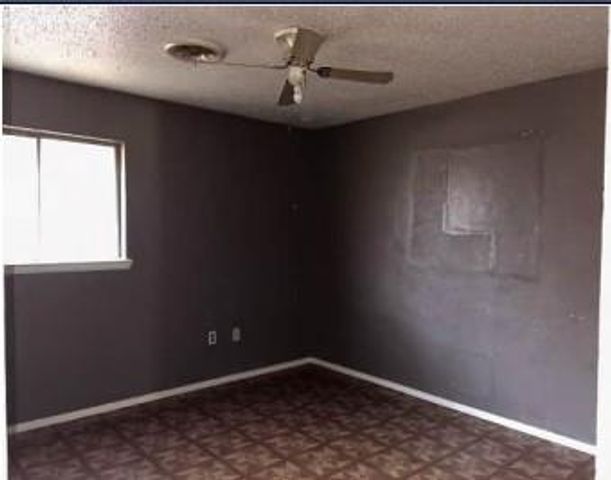 102 NE 5th Street, Moore, OK 73160