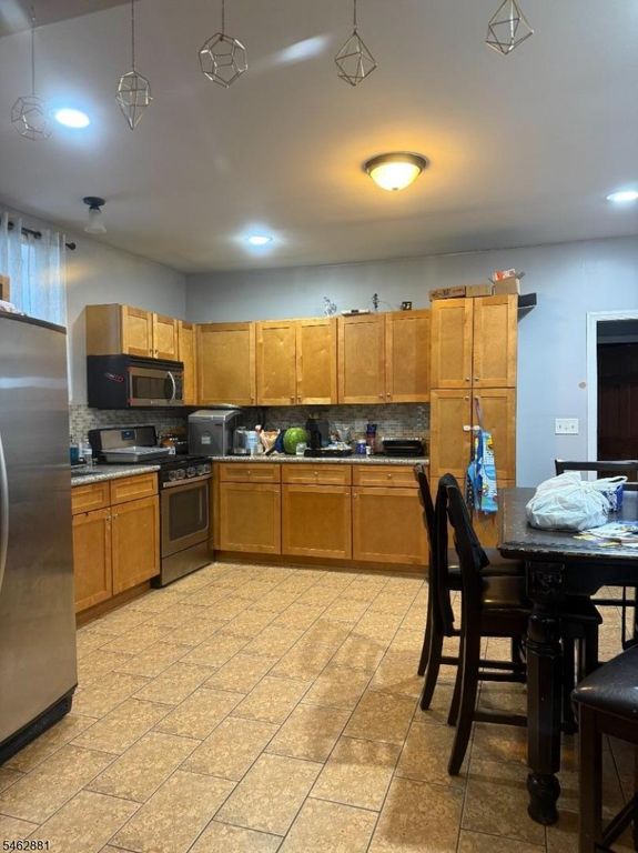 608 Adams Ave, Elizabeth City, NJ 07201 — photo 4