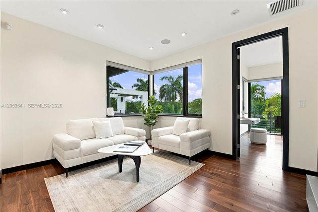 3714 Pine Lake Dr, Weston, FL 33332