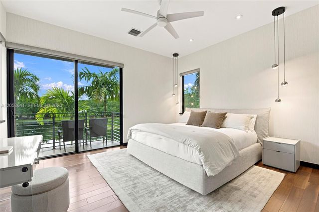 3714 Pine Lake Dr, Weston, FL 33332