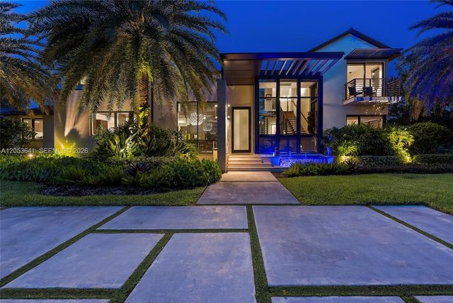 3714 Pine Lake Dr, Weston, FL 33332