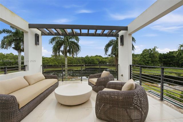 3714 Pine Lake Dr, Weston, FL 33332