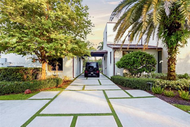 3714 Pine Lake Dr, Weston, FL 33332