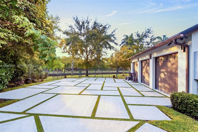 3714 Pine Lake Dr, Weston, FL 33332