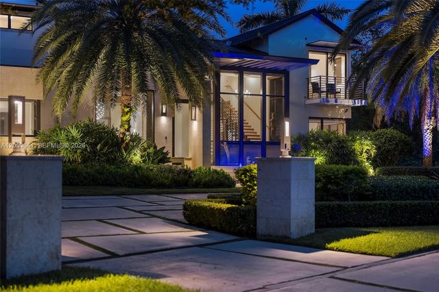 3714 Pine Lake Dr, Weston, FL 33332