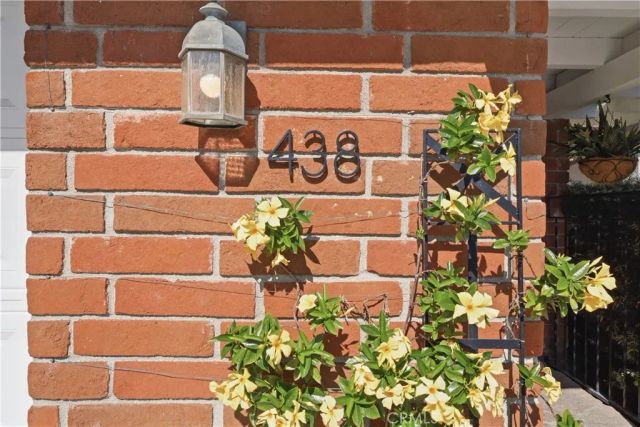 438 Vista Parada, Newport Beach, CA 92660