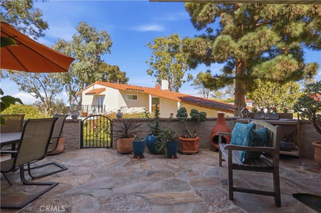 438 Vista Parada, Newport Beach, CA 92660