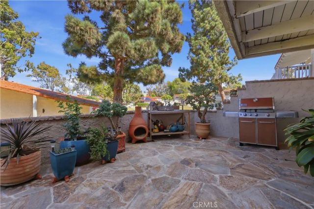 438 Vista Parada, Newport Beach, CA 92660