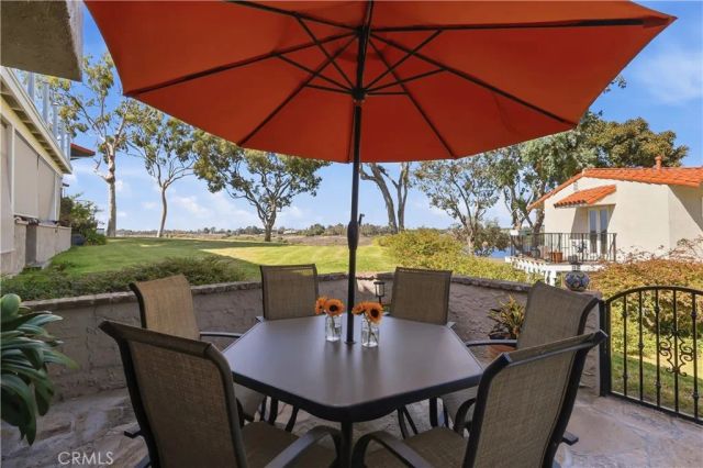438 Vista Parada, Newport Beach, CA 92660