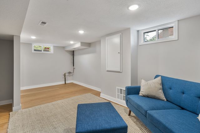 1606 Coffelt Avenue, Davenport, IA 52803