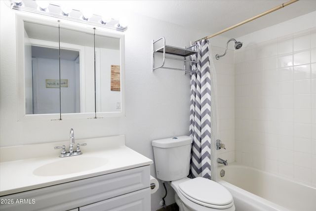 3024 W WAGONER Road, Phoenix, AZ 85053