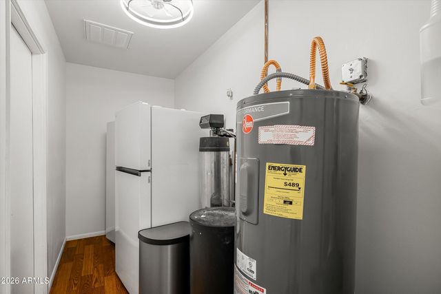 3024 W WAGONER Road, Phoenix, AZ 85053