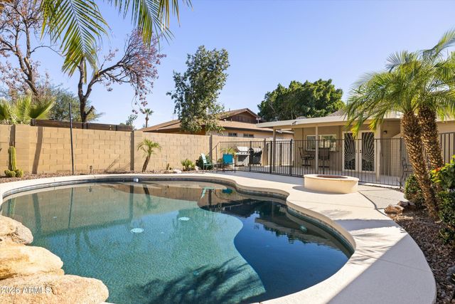 3024 W WAGONER Road, Phoenix, AZ 85053