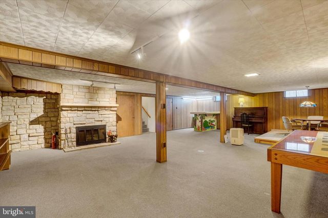 398 EDGEHILL RD, York, PA 17403