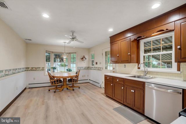 398 EDGEHILL RD, York, PA 17403