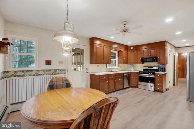 398 EDGEHILL RD, York, PA 17403