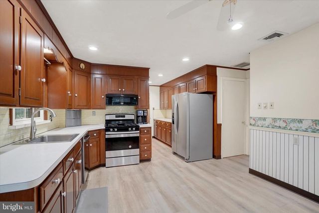 398 EDGEHILL RD, York, PA 17403