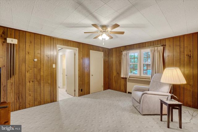 398 EDGEHILL RD, York, PA 17403