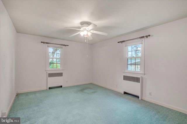 398 EDGEHILL RD, York, PA 17403