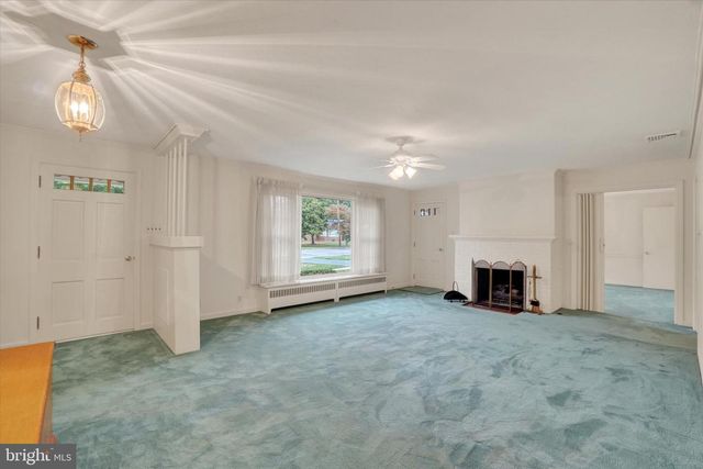 398 EDGEHILL RD, York, PA 17403