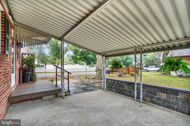 398 EDGEHILL RD, York, PA 17403