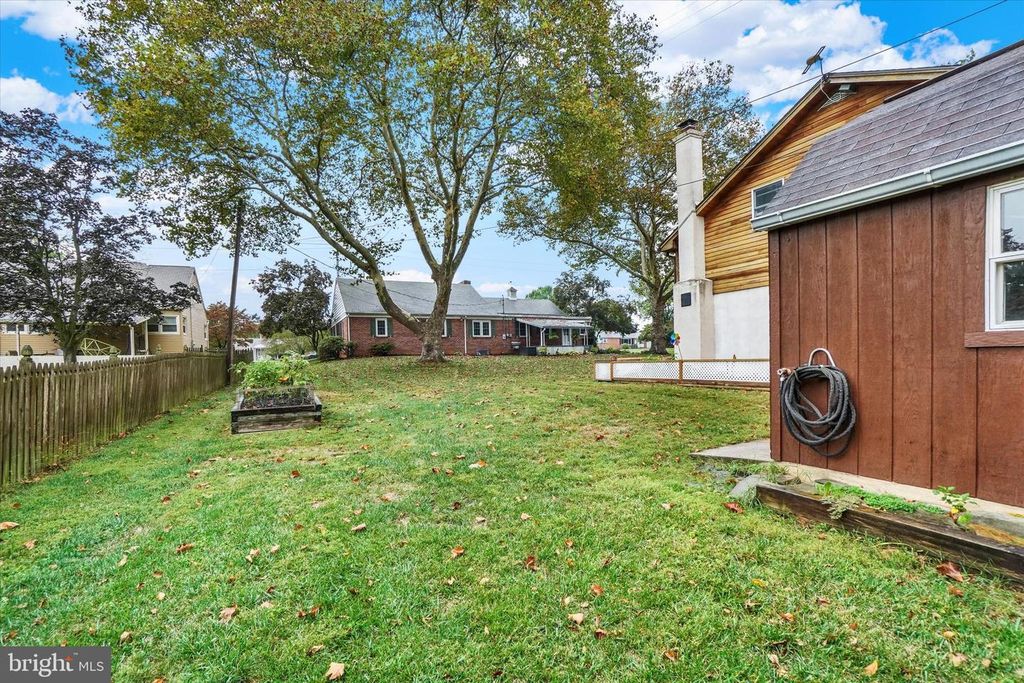 398 EDGEHILL RD, York, PA 17403
