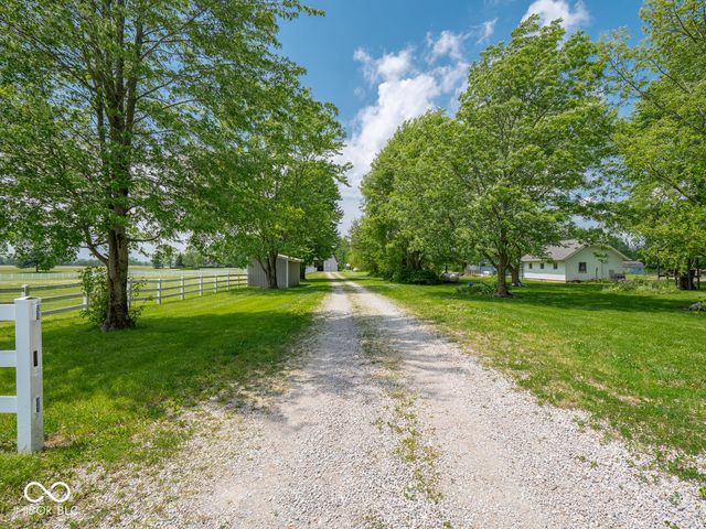 5784 N 600 E, Greenfield, IN 46140