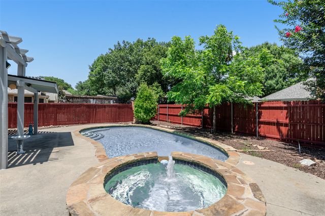 2912 Shadow Oak Court, Flower Mound, TX 75028