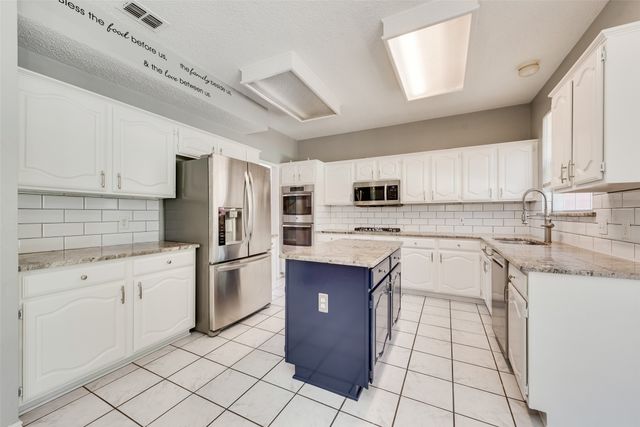 2912 Shadow Oak Court, Flower Mound, TX 75028