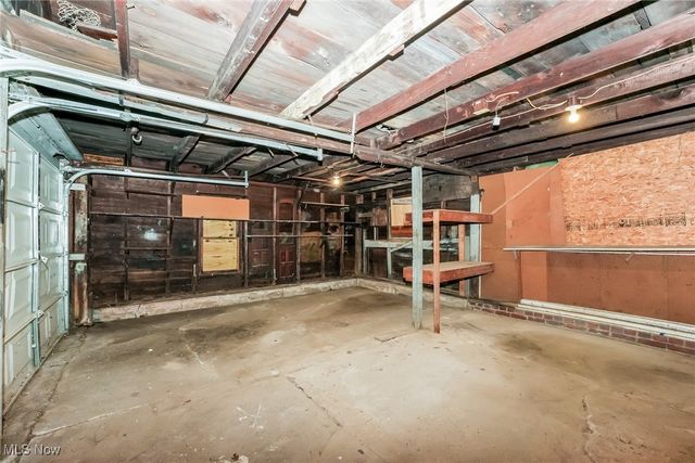 2104 11th Street, Akron, OH 44314