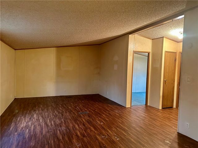 7 Royal Avenue, Bradford Town, PA 16701