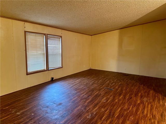 7 Royal Avenue, Bradford Town, PA 16701