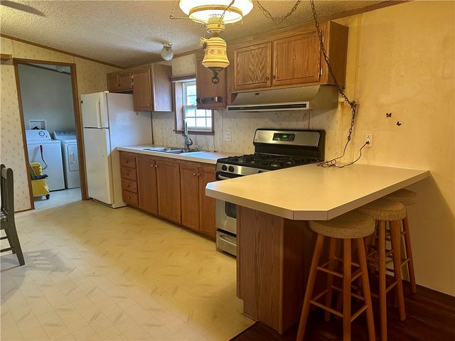 7 Royal Avenue, Bradford Town, PA 16701