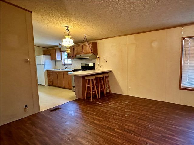 7 Royal Avenue, Bradford Town, PA 16701