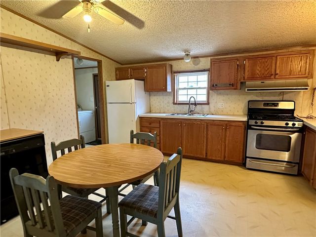 7 Royal Avenue, Bradford Town, PA 16701